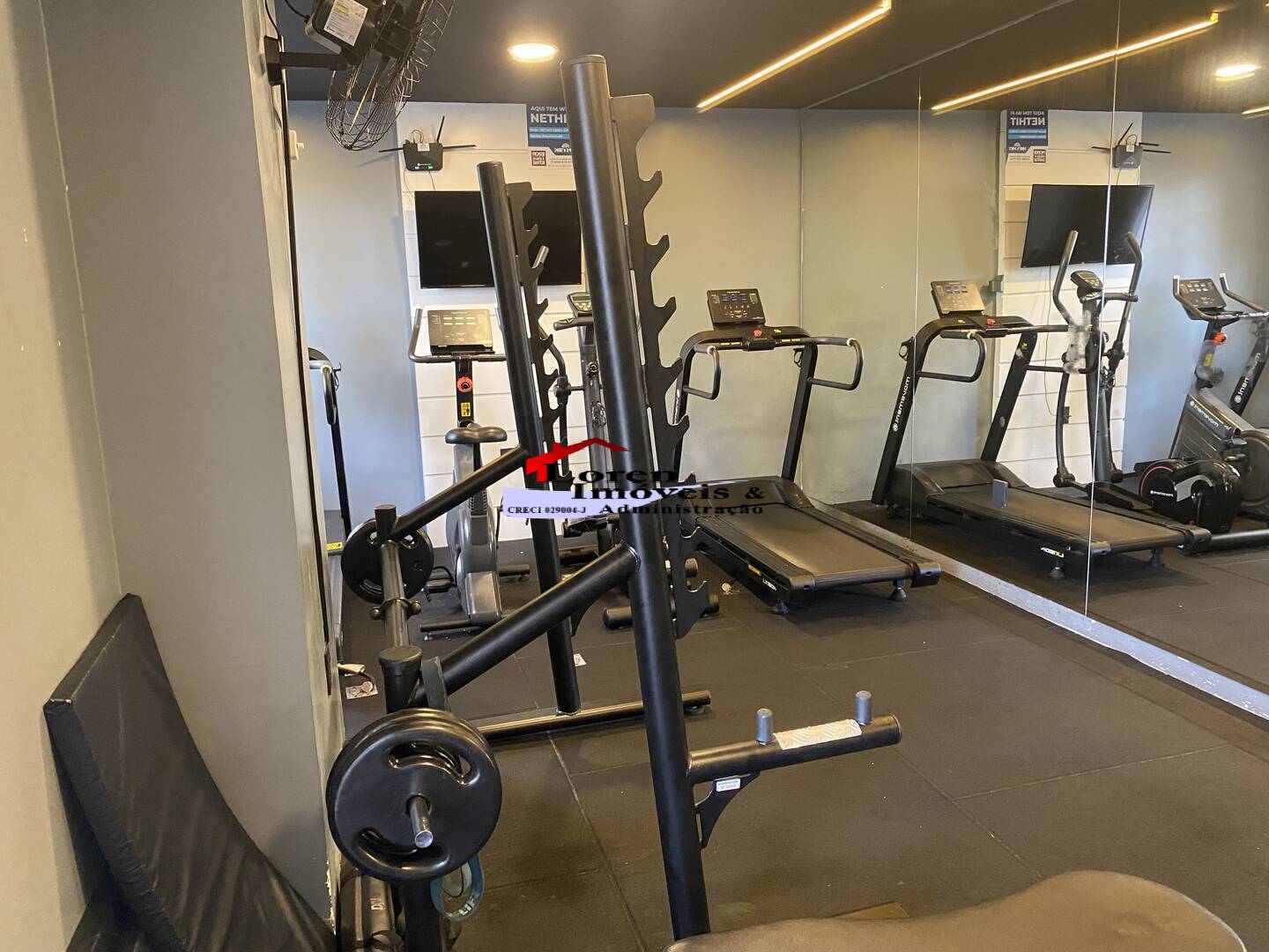 Apartamento à venda com 2 quartos, 70m² - Foto 11