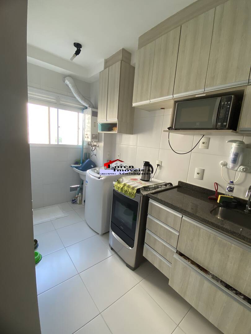 Apartamento à venda com 2 quartos, 70m² - Foto 3