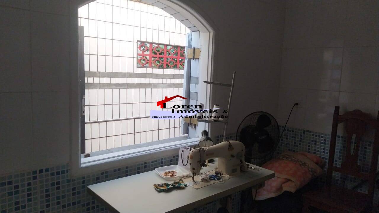 Casa à venda com 2 quartos, 90m² - Foto 18
