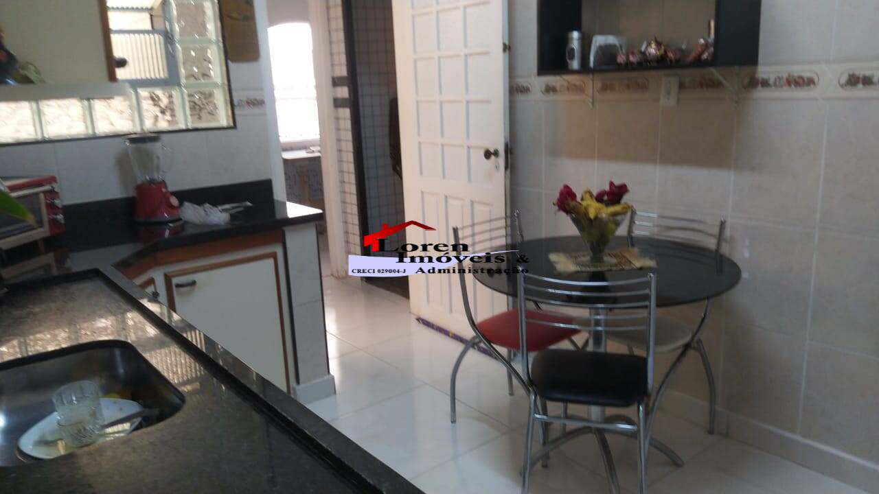 Casa à venda com 2 quartos, 90m² - Foto 6