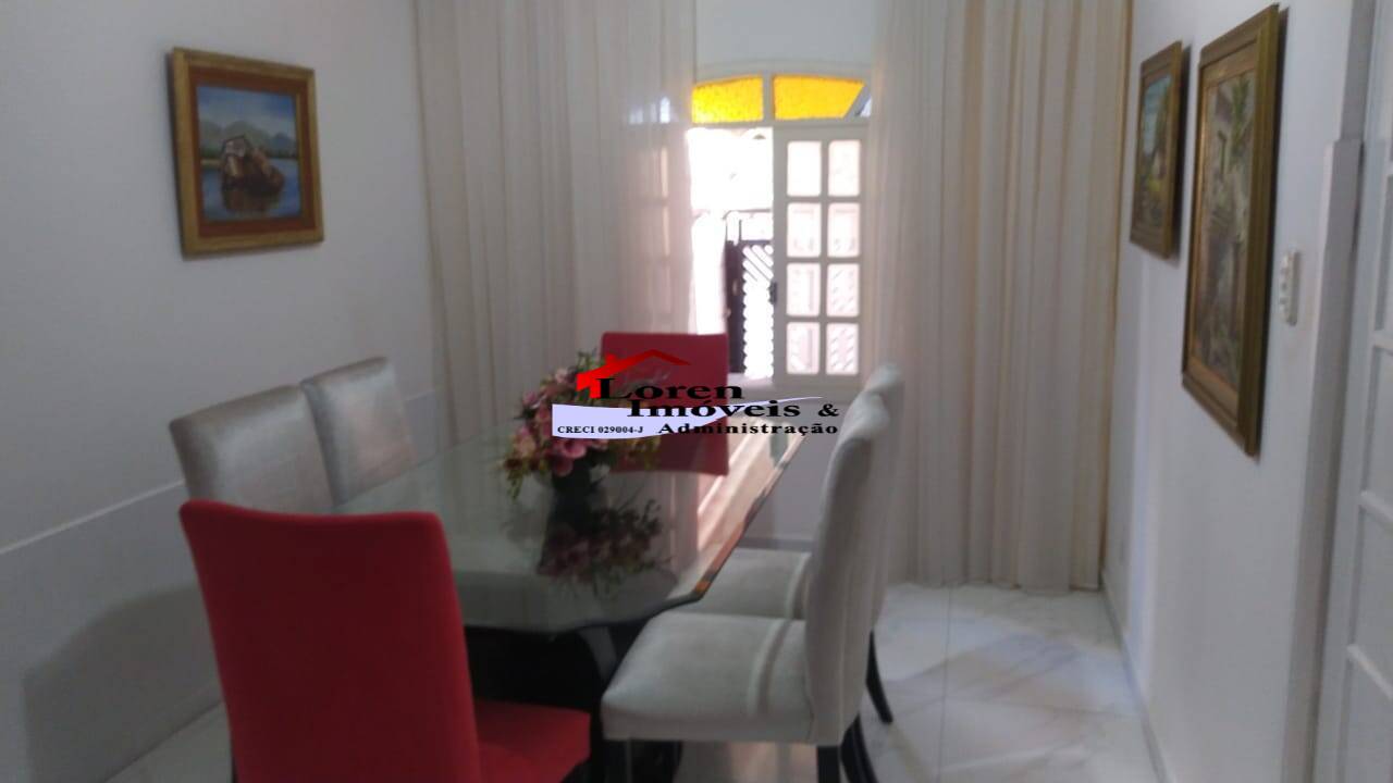 Casa à venda com 2 quartos, 90m² - Foto 4