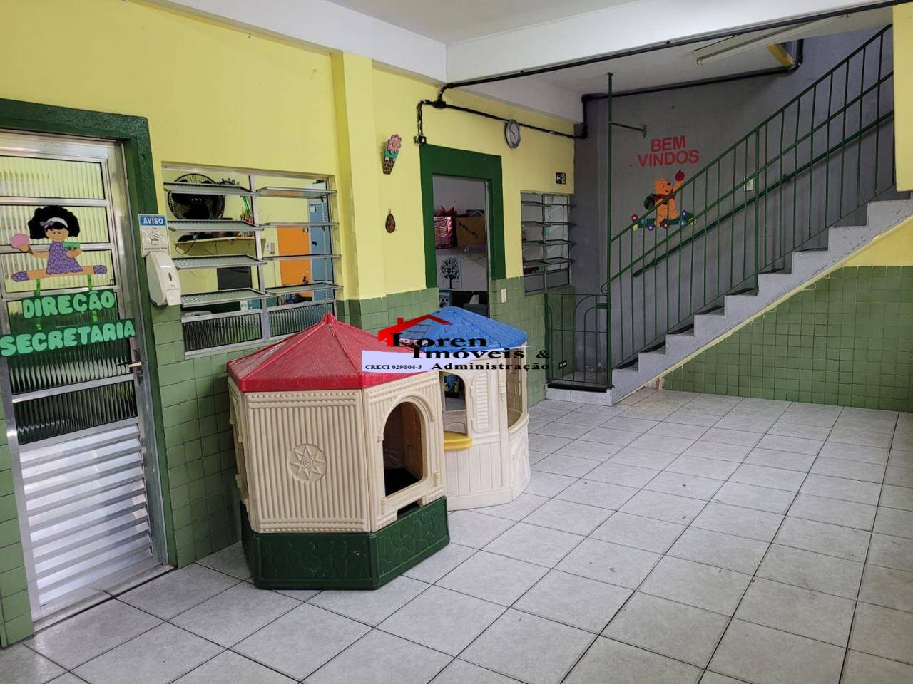 Casa à venda com 5 quartos, 150m² - Foto 1