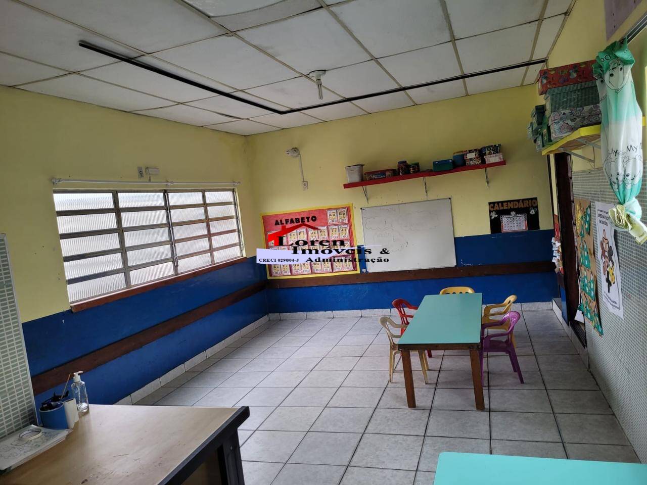 Casa à venda com 5 quartos, 150m² - Foto 3