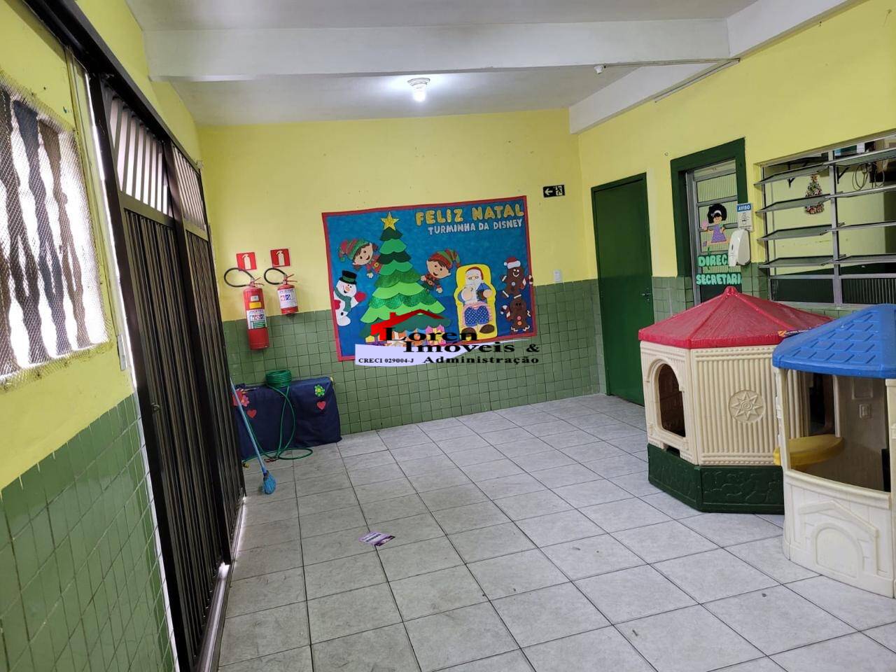 Casa à venda com 5 quartos, 150m² - Foto 11
