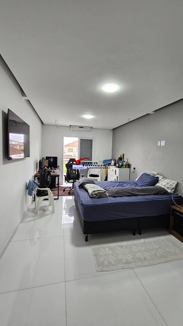 Casa, 4 quartos, 240 m² - Foto 17